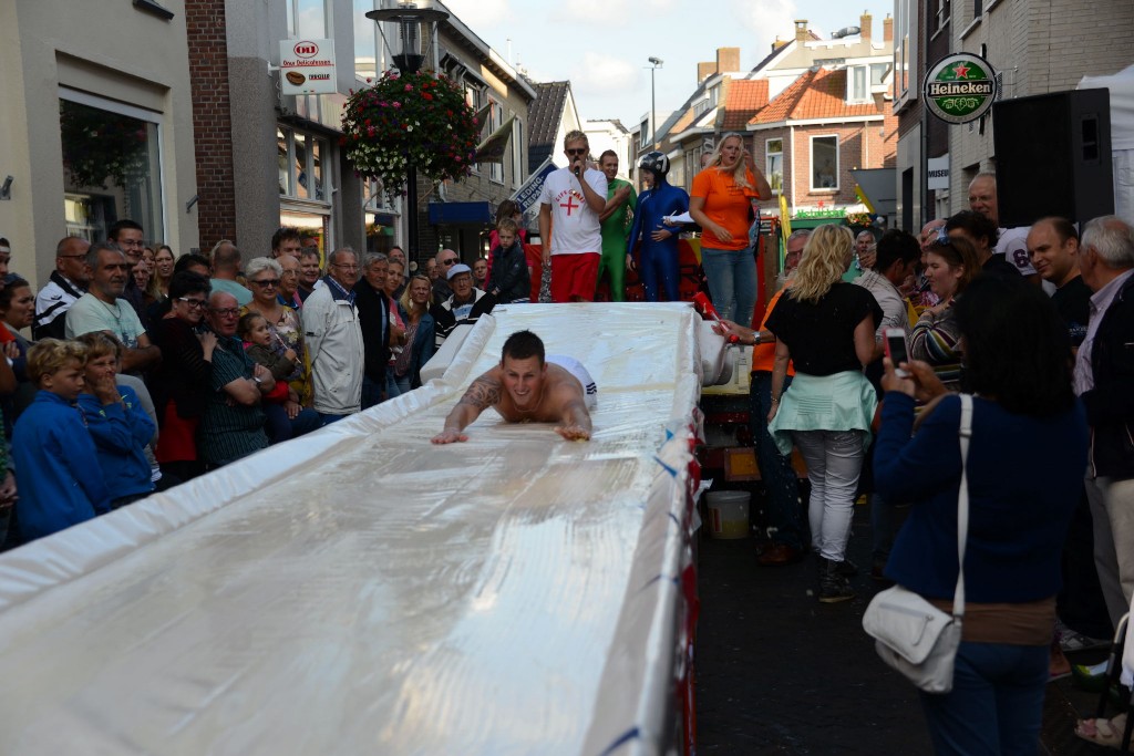 ../Images/Donderdag kermis 099.jpg